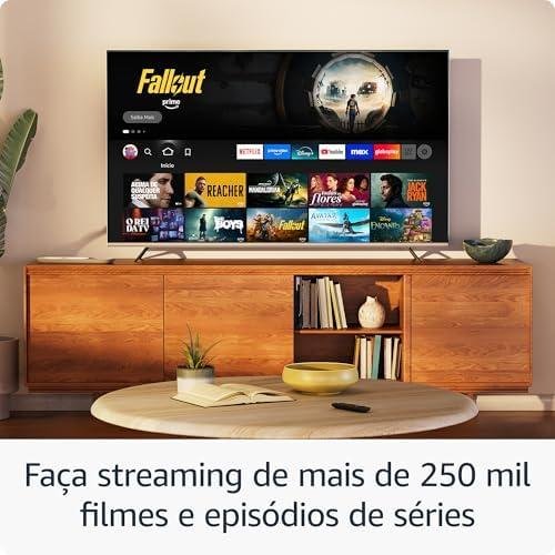 Fire TV Stick HD (Última geração) | Com controle remoto por voz com Alexa (inclui comandos de TV), controles de casa inteligente e streaming em HD                Fire TV Stick HD (Última geração) | Com controle remoto por voz com Alexa (inclui comandos de TV), controles de casa inteligente e streaming em HD